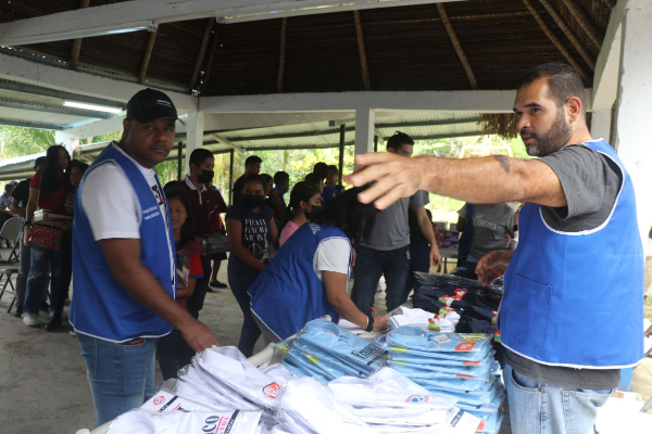 Más de 25 voluntarios trabajaron en la logística. Foto: Cortesía