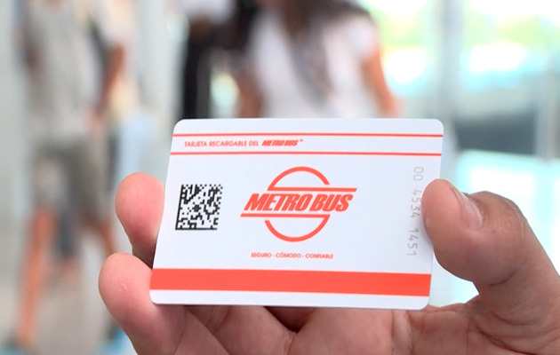 Estudiantes inician activación de tarjetas de metrobús | Panamá América Estudiantes inician activación de tarjetas de metrobús | Panamá América