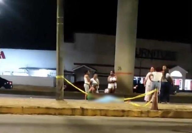 El accidente de tránsito ocurrido el fin de semana en la vía Domingo Díaz, donde murieron una madre y su hija.