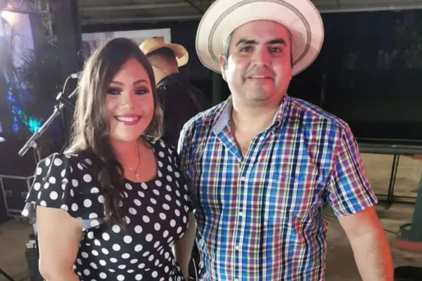 Angélica de la Cruz y Jhonathan Chávez. Foto: Instagram / @angelik1556