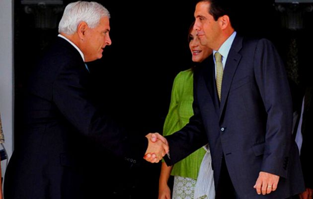 Ricardo Martinelli invita a Martín Torrijos a tomar un café. Foto: Archivo