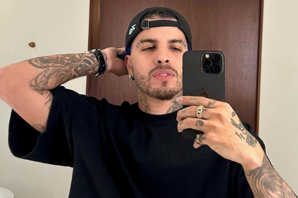 Rauw Alejandro dislocated his shoulder at the concert