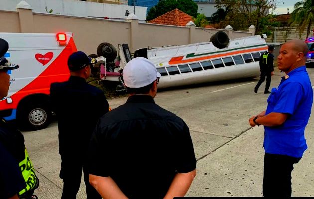 Accidente de bus en el Corredor Sur dejó 33 personas lesionadas. Foto: Cortesía