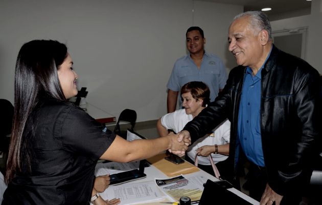 Luis Eduardo Camacho presentó su precandidatura a diputado por el circuito 8-2. Foto: Víctor Arosemena
