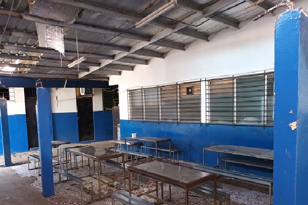 Los padres de familia aseguran que el centro educativo está muy deteriorado. Foto. Melquiades Vásquez