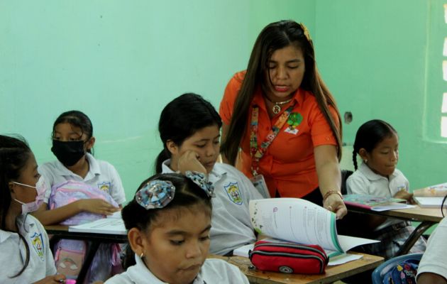 El Meduca gestiona un promedio de 166 vacantes adicionales. Foto: Archivos