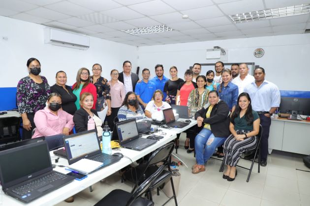 Consiste en implementar una herramienta tecnológica que permita a los educadores llevar un registro digital.