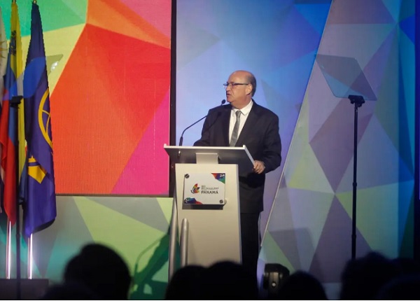  Presidente del BID, Ilan Goldfajn, habla en la inauguración del evento. Foto: EFE