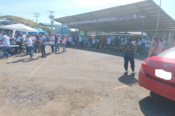 En Veraguas hubo una gran asistencia a los centros de votación. Foto. Melquíades Vásquez