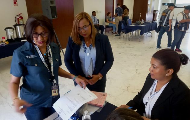 El retraso en el conteo de las actas de las elecciones internas del partido CD genera molestia y preocupación dentro del colectivo. Foto: Víctor Arosemena