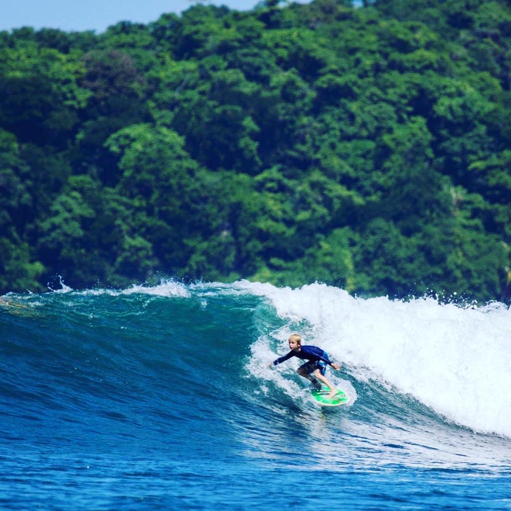 Los surfistas se encuentran listos para Santa Catalina. Foto: Cortesía