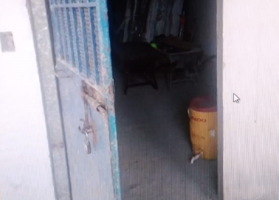 Los ladrones forzaron la puerta y efecutaron el robo. Foto: Diomedes Sánchez