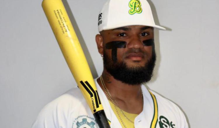 Allen Códoba es líder de bateo hasta el momento en el béisbol mayor. Foto: Fedebeis