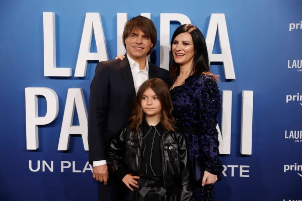 Laura Pausini married Paolo Carta in an intimate wedding