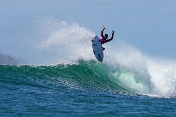 Jean Carlos 'Oli' González Camarena, una de las esperanza de Panamá en los Panamericanos de Surf. Foto: Cortesía