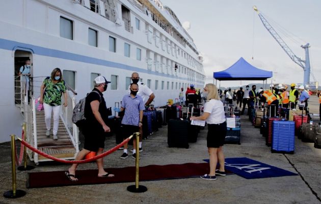 Durante el presente mes, han arribado a Panamá a través de la Terminal de Cruceros de Panamá y de Colón 2000, alrededor de 12 mil 857 turistas nacionales y extranjeros.  Foto:Cortesía