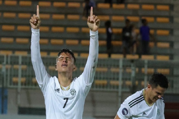 Anthony Contreras festeja el gol del triunfo de Costa Rica sobre Martinica. Foto:@fedefutbolcrc