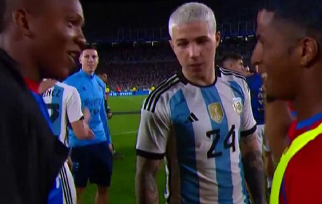 Enzo observa el duelo entre los jugadores panameños. Foto: Cortesía