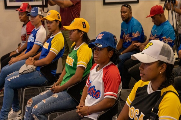 Jugadoras del torneo nacional de sóftbol femenino. Foto: Cortesía