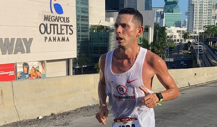 José Uribiades Cedeño durante una carrera. Foto: Cortesía