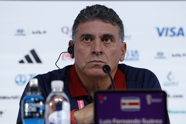 Luis Fernando Suárez, técnico de Costa Rica. Foto: EFE