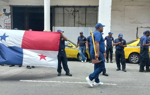 Protesta de bomberos en la provincia de Colón. Foto: Diomedes Sánchez