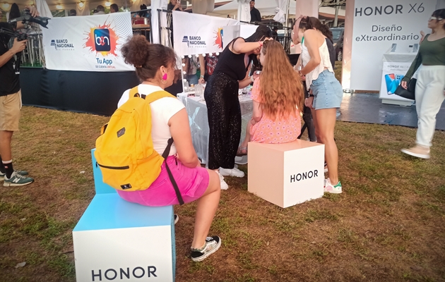 honor_macrofest2_pa02.jpg