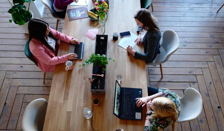 What are the challenges of telecommuting in Panama?
