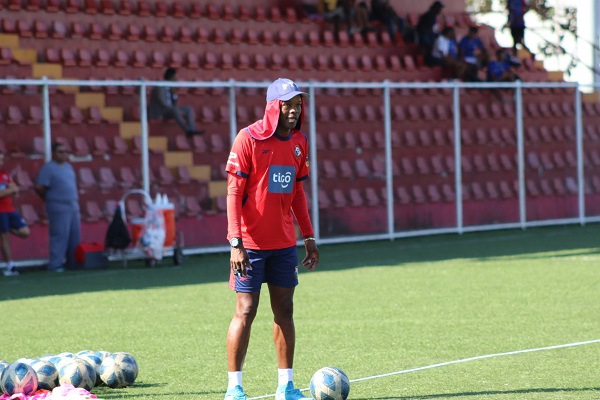 Jorge Dely Valdés dirigirá a Panamá en el torneo de Francia. Foto: Fepafut.