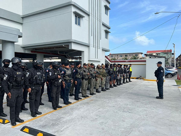 Se desplazarán más de 300 agentes de estos organismos en el áreas de las playas. Foto: Diomedes Sánchez 