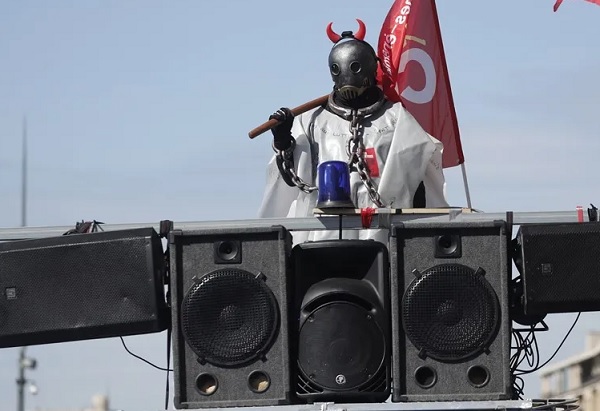 Las manifestaciones también se han trasladado a otras ciudades importantes de Francia, como Marsella. Foto: EFE