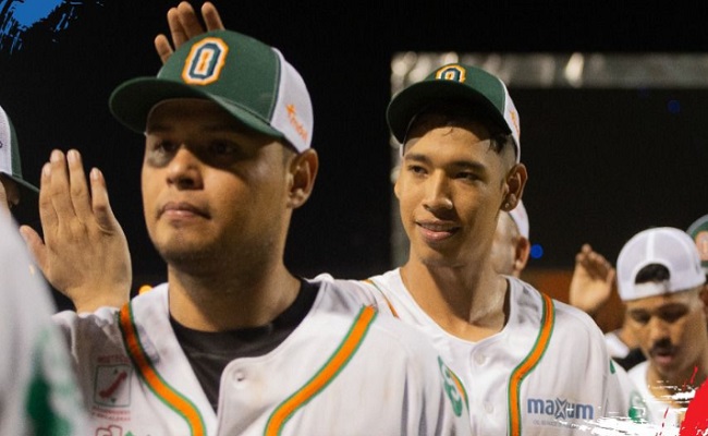 Jugadores de Chiriquí Occidente festejan su clasificación. Foto: Fedebeis