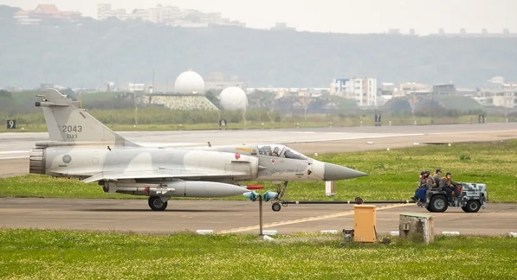 Un caza Mirage 2000 en la base aérea de Hsinchu, en Taiwán. Foto: EFE