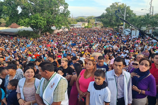 Miles de personas presenciaron la Semana Santa Viviente en Pesé. Foto. Thays Domínguez