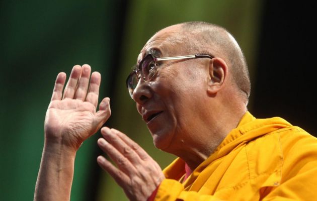The Dalai Lama apologizes for asking the boy to suck his tongue