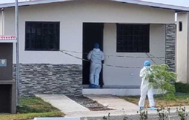 Al parecer el sujeto llevó a la víctima hasta esta residencia que era propiedad de un familiar. Foto: Mayra Madrid.