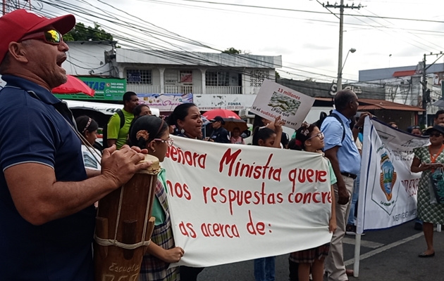 Las clases se mantendrán suspendidas hasta que el Meduca dé respuesta efectiva a los reclamos. Foto / Eric Montenegro.