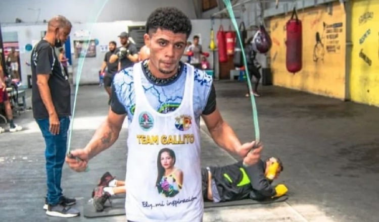 Ronal 'Gallito' Batista durante los entrenamientos en el gimnasio 'El Rockero' Alcázar. Foto: Instagram