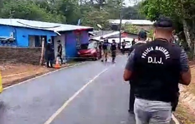 La Policía Nacional llegó al lugar y procedió a acordonar toda la calle. Foto: Diomedes Sánchez 