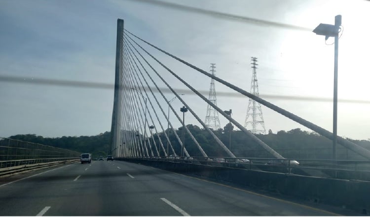 El puente Centenario fue inaugurado en agosto de 2004, pero comenzó a utilizarse en septiembre de 2005. Foto: Archivo