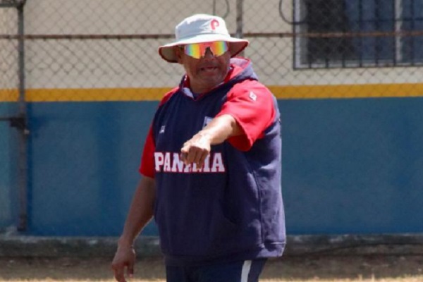 Elpidio Pinto, director de Panamá en el béisbol U12. Foto: Fedebeis
