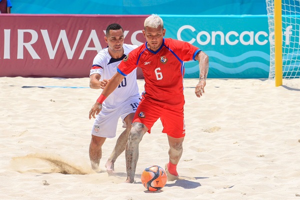 Panama loses to the United States in beach soccer