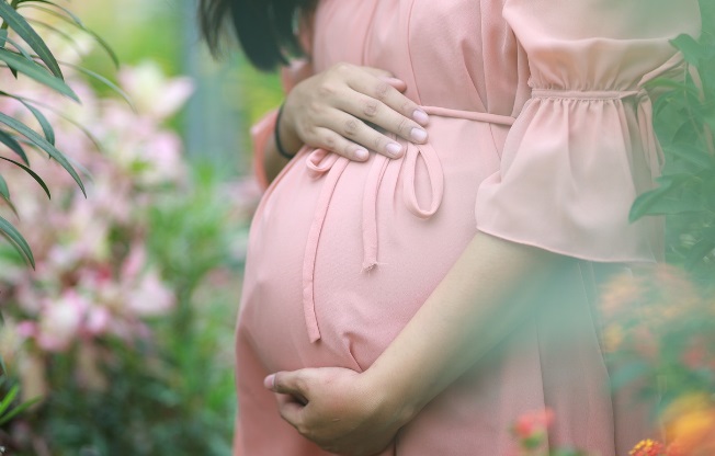 Pregnancy: natural birth or caesarean section?