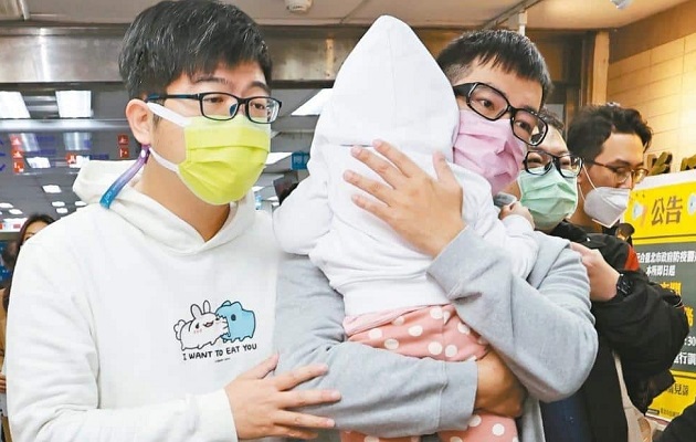 Taiwan to allow gay couples to adopt children