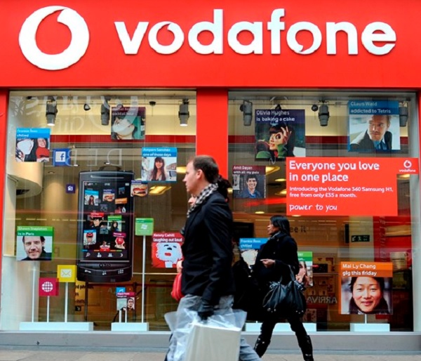 Una tienda de la compañía de telefonía móvil Vodafone en Londres. Foto: EFE