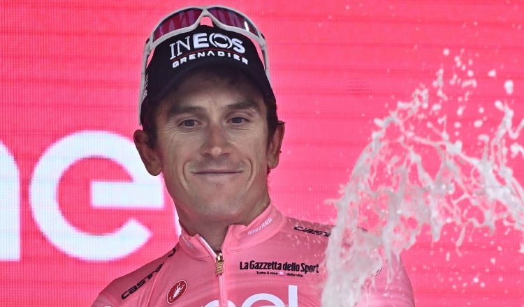 Covid-19 hits the Giro;  Thomas continues with the rose