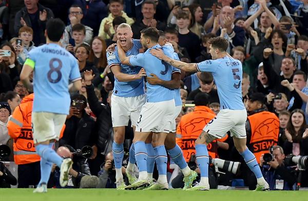 Jugadores del Manchester City festejan. Foto: EFE