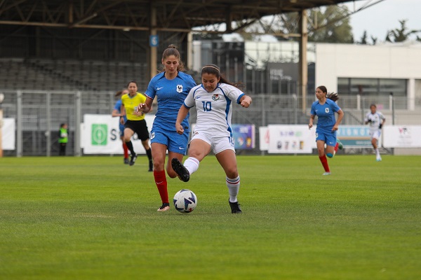 Reggina Espino jugadora de Panamá (10) en el partido contra Francia. Foto: Fepafut