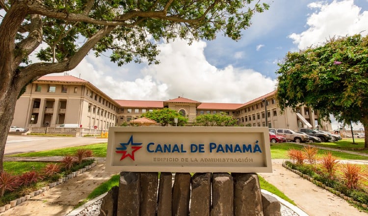 Sede de la administración de la Autoridad del Canal de Panamá.