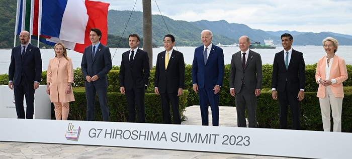 Fotografía de familia de los participantes en la cumbre del G7 que se celebra en Hiroshima. Foto: EFE